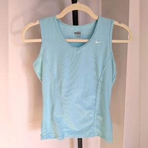 Nike FITDRY Cropped Tank (Women's Small)